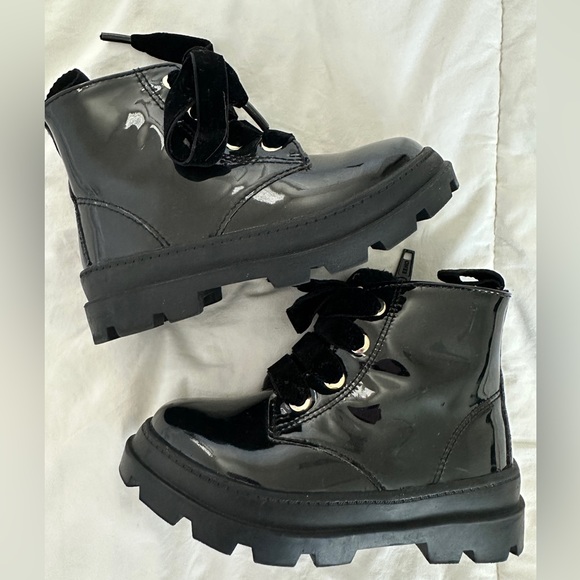 H&M Toddler Boots - Picture 1 of 5